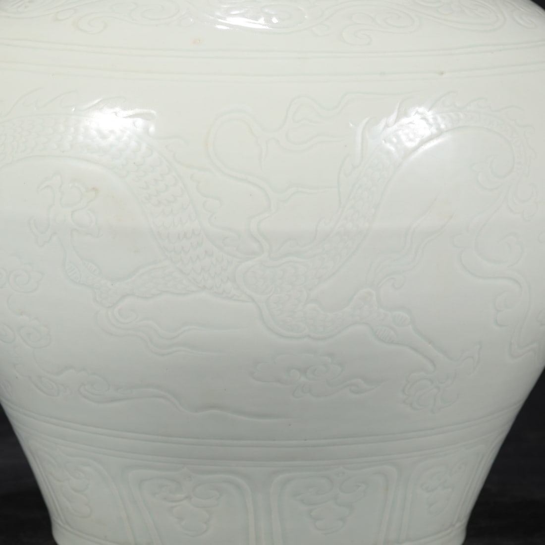 A Exquisite Shadow Blue Glazed Dragon Pattern Jar - 7