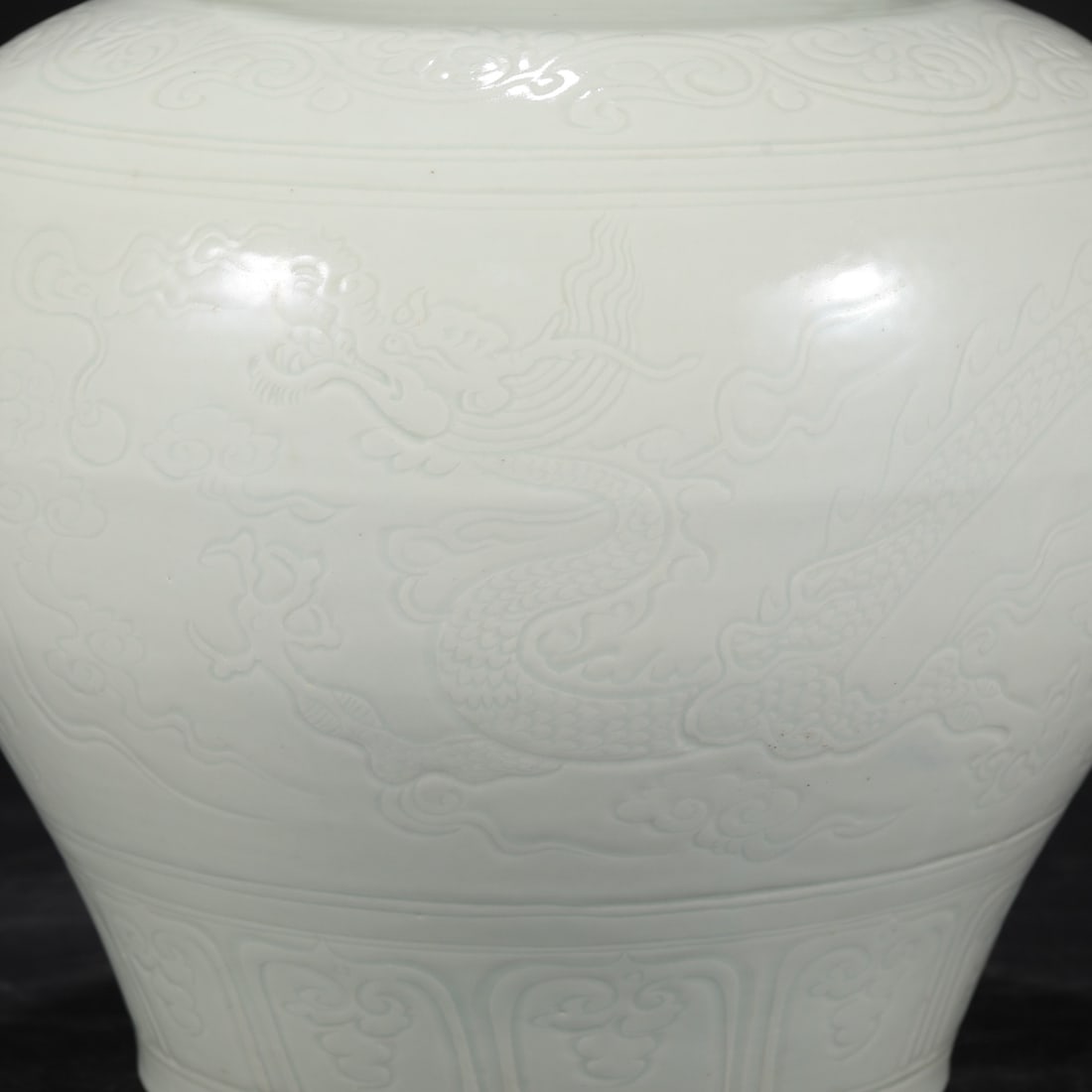 A Exquisite Shadow Blue Glazed Dragon Pattern Jar - 8