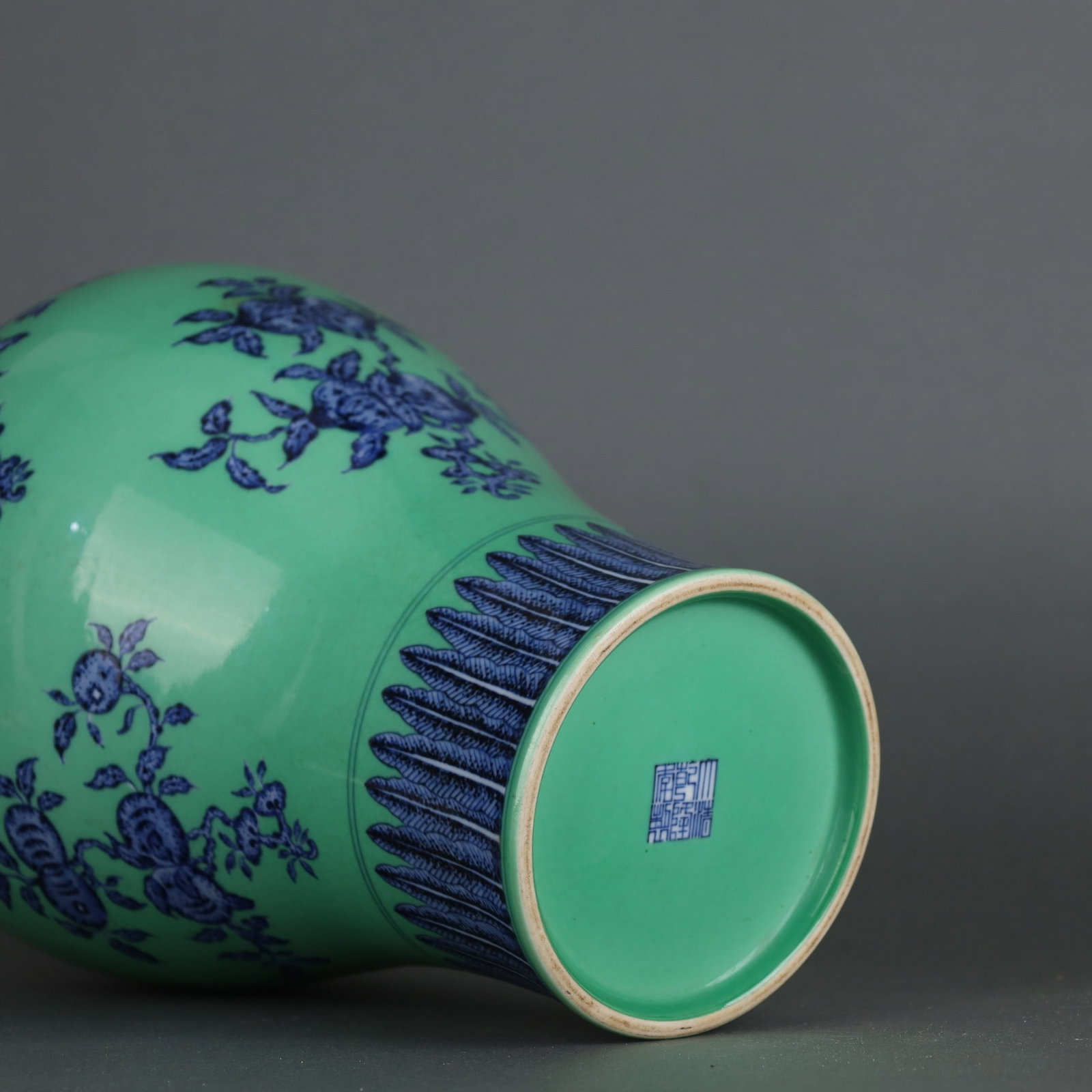 A Exquisite Green Glazed Blue and White Flower and Fruit Pattern Vase - 8