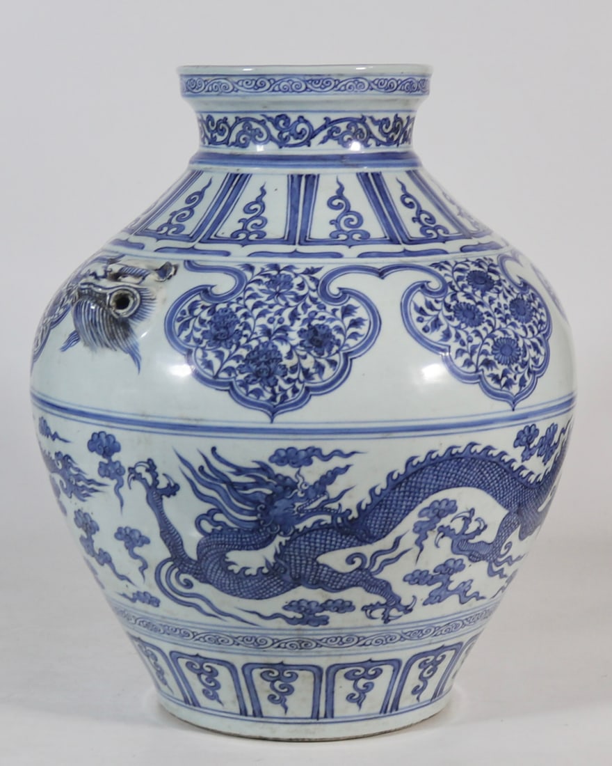 A Exquisite Blue and White Dragon Pattern Beast-Ears Jar - 2