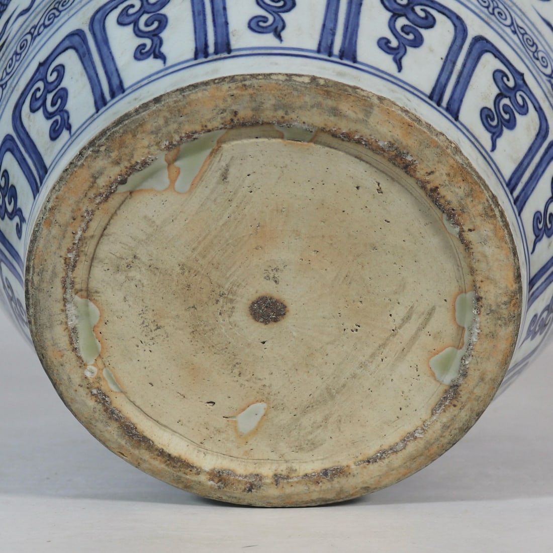 A Exquisite Blue and White Dragon Pattern Beast-Ears Jar - 6