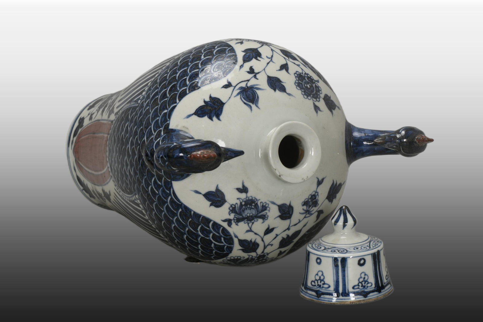 A Exquisite Blue and White Flower Pattern Peacock Head Vase - 4