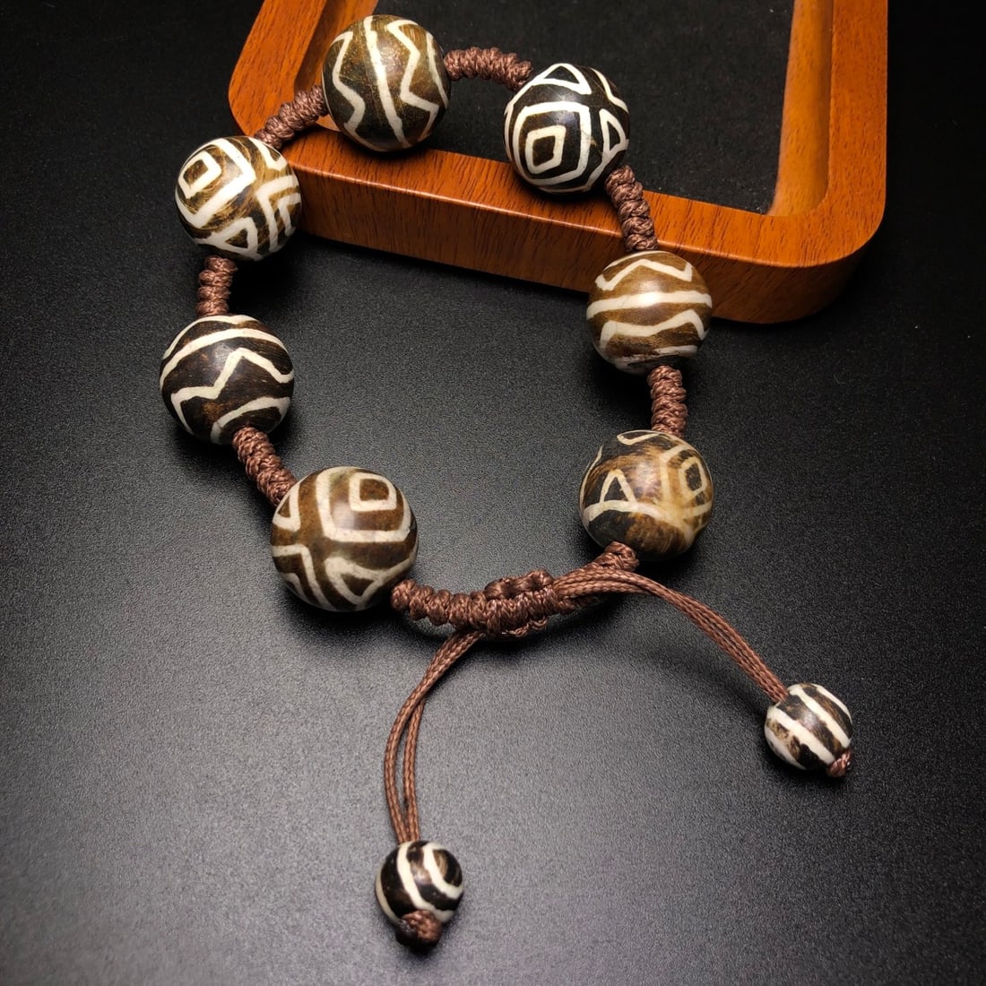 A Exquisite Dzi bead Bracelets - 2