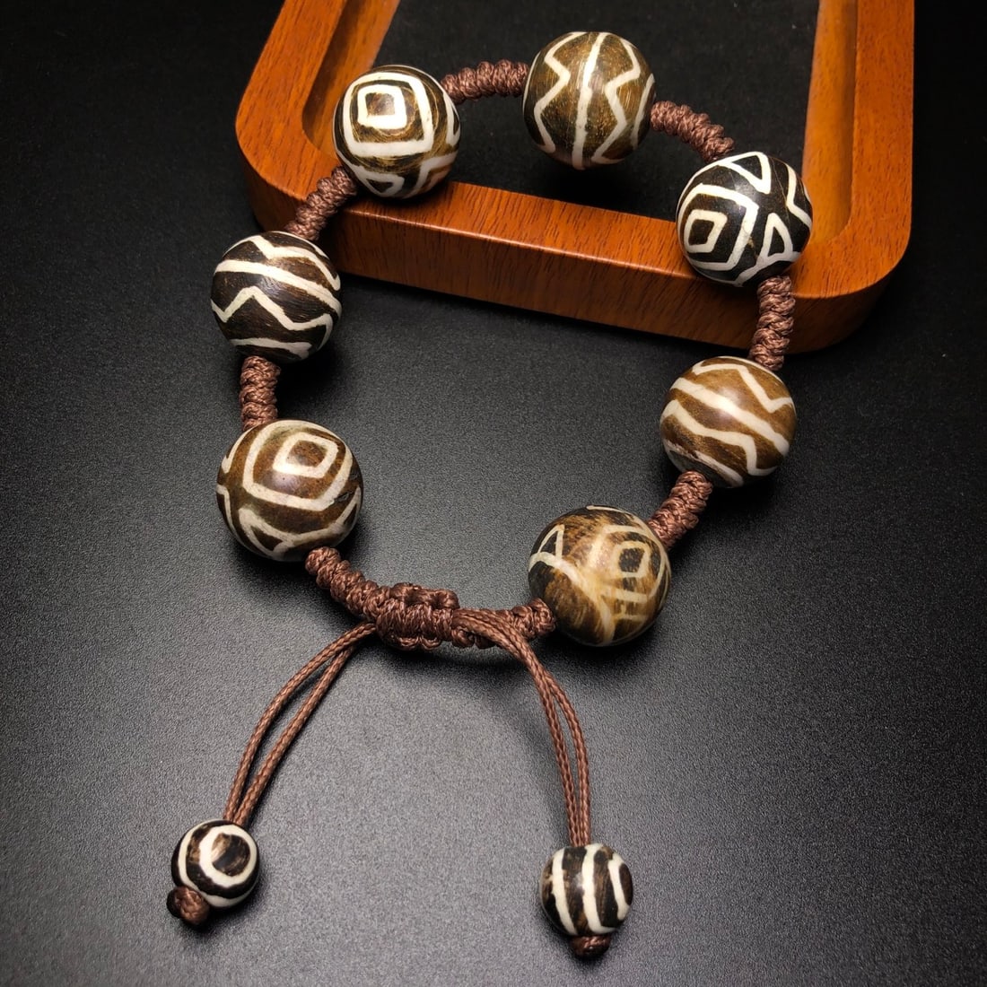 A Exquisite Dzi bead Bracelets - 4