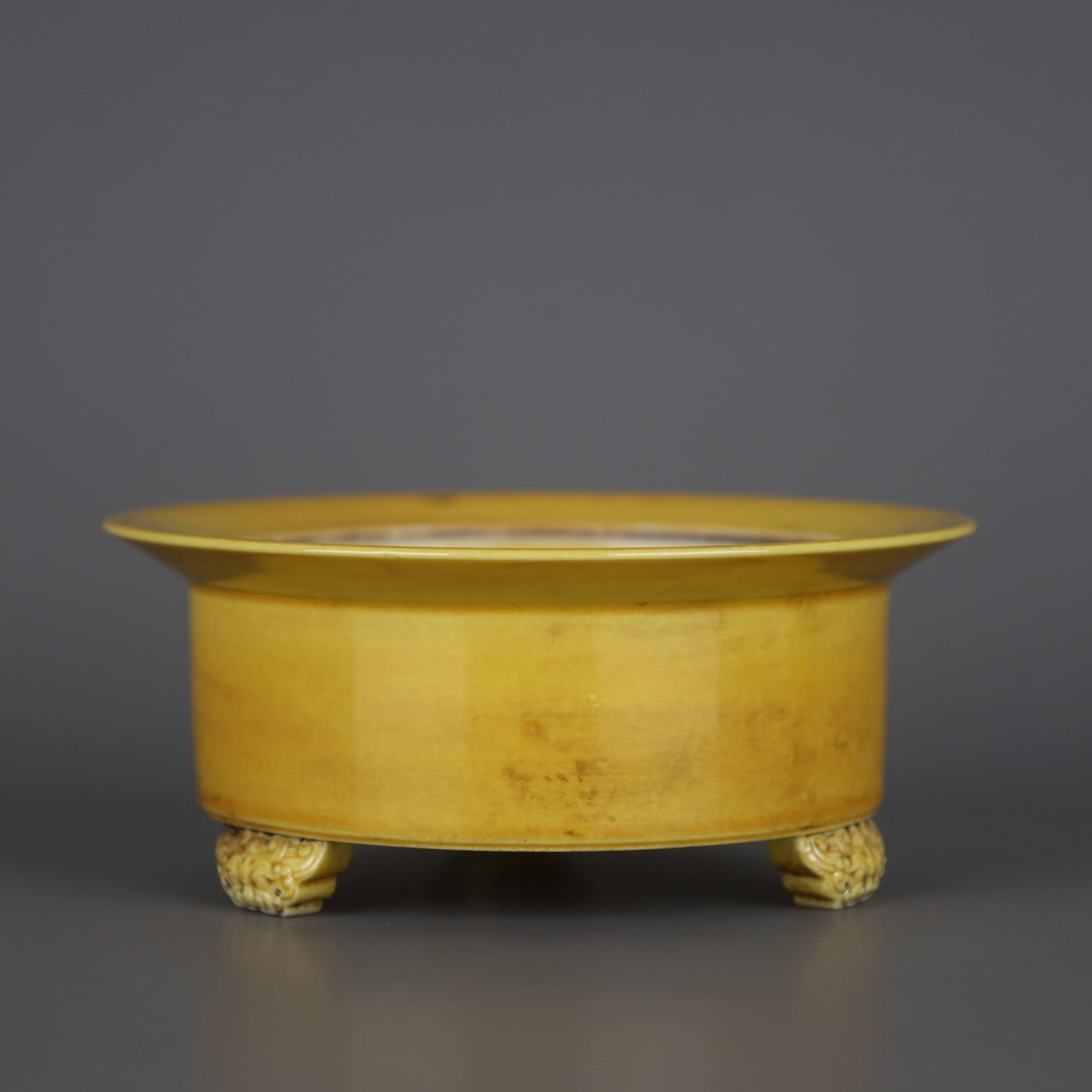 A Exquisite Yellow Glazed Tripod Censer - 7