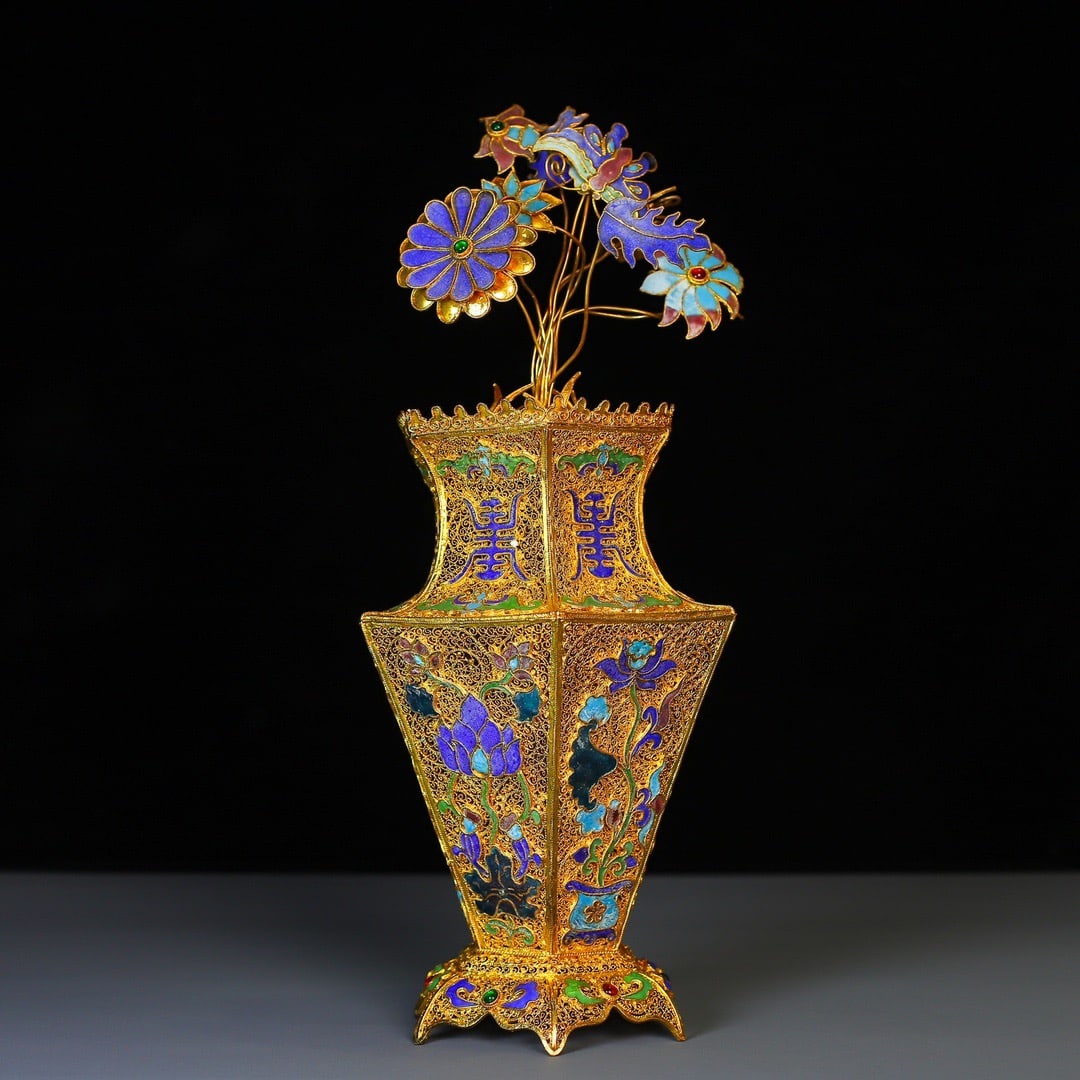 A Exquisite Gilt Bronze Inlaid Gems Vase Ornament: A Exquisite Gilt Bronze Inlaid Gems Vase Ornament,Qing Dynasty, China,Qianlong Four-character Mark,Size:5.5inx13in,Weight:814g 铜鎏金镶宝石花瓶摆&