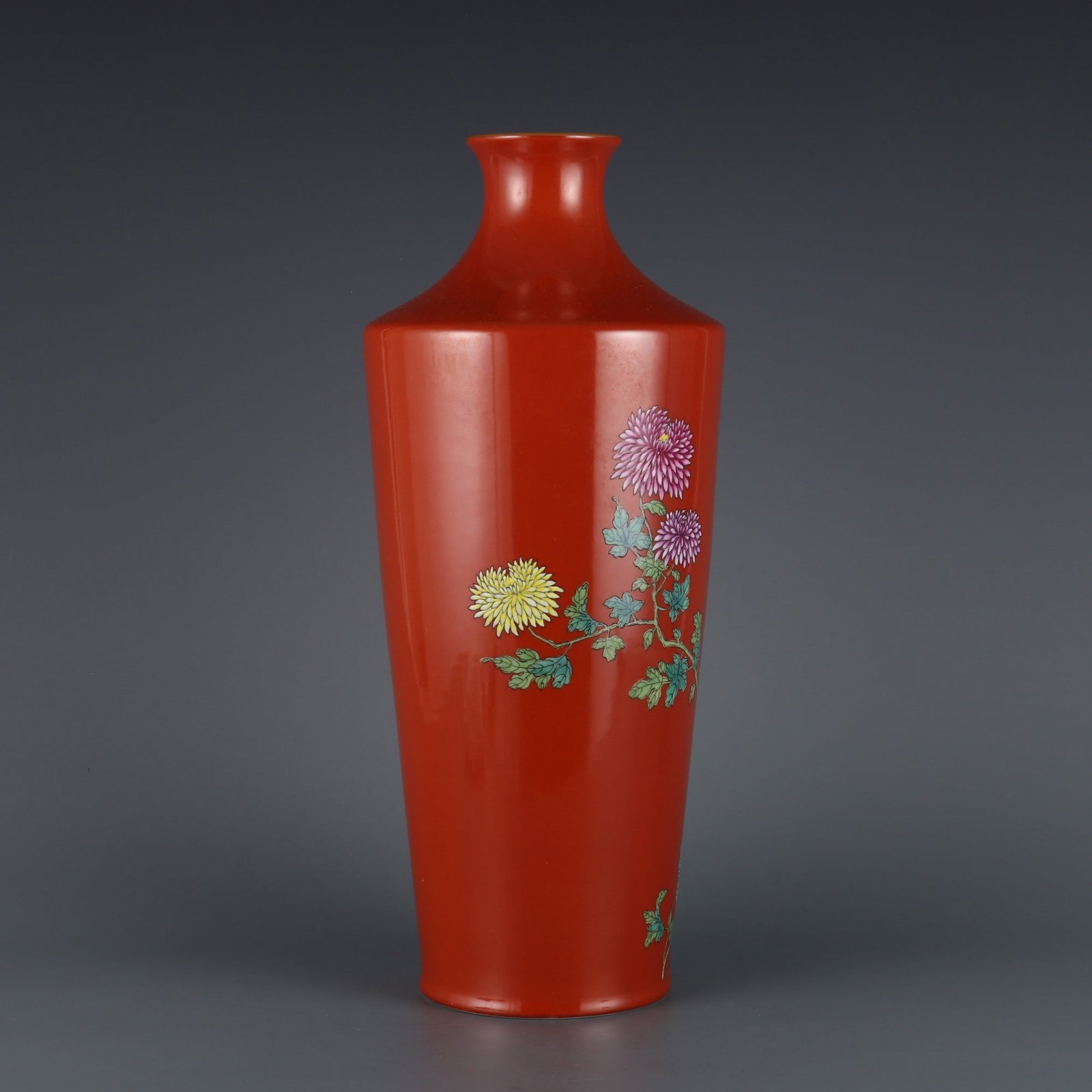 A Exquisite Coral Red Glazed Famille-Rose Flower and Butterfly Pattern Vase - 3