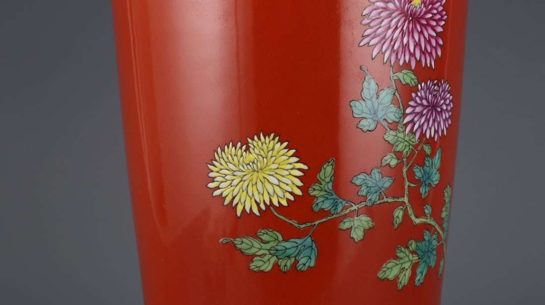 A Exquisite Coral Red Glazed Famille-Rose Flower and Butterfly Pattern Vase - 6
