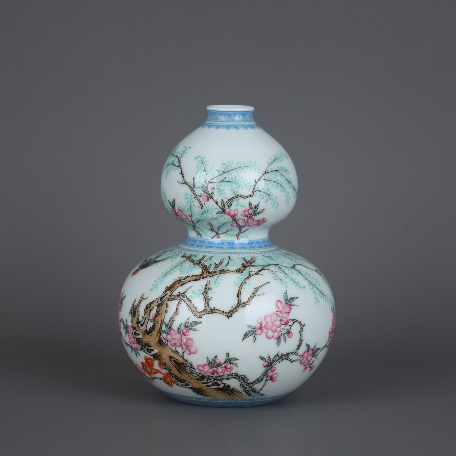 A Exquisite Famille-Rose Flower and Bird Pattern Gourd Vase - 2