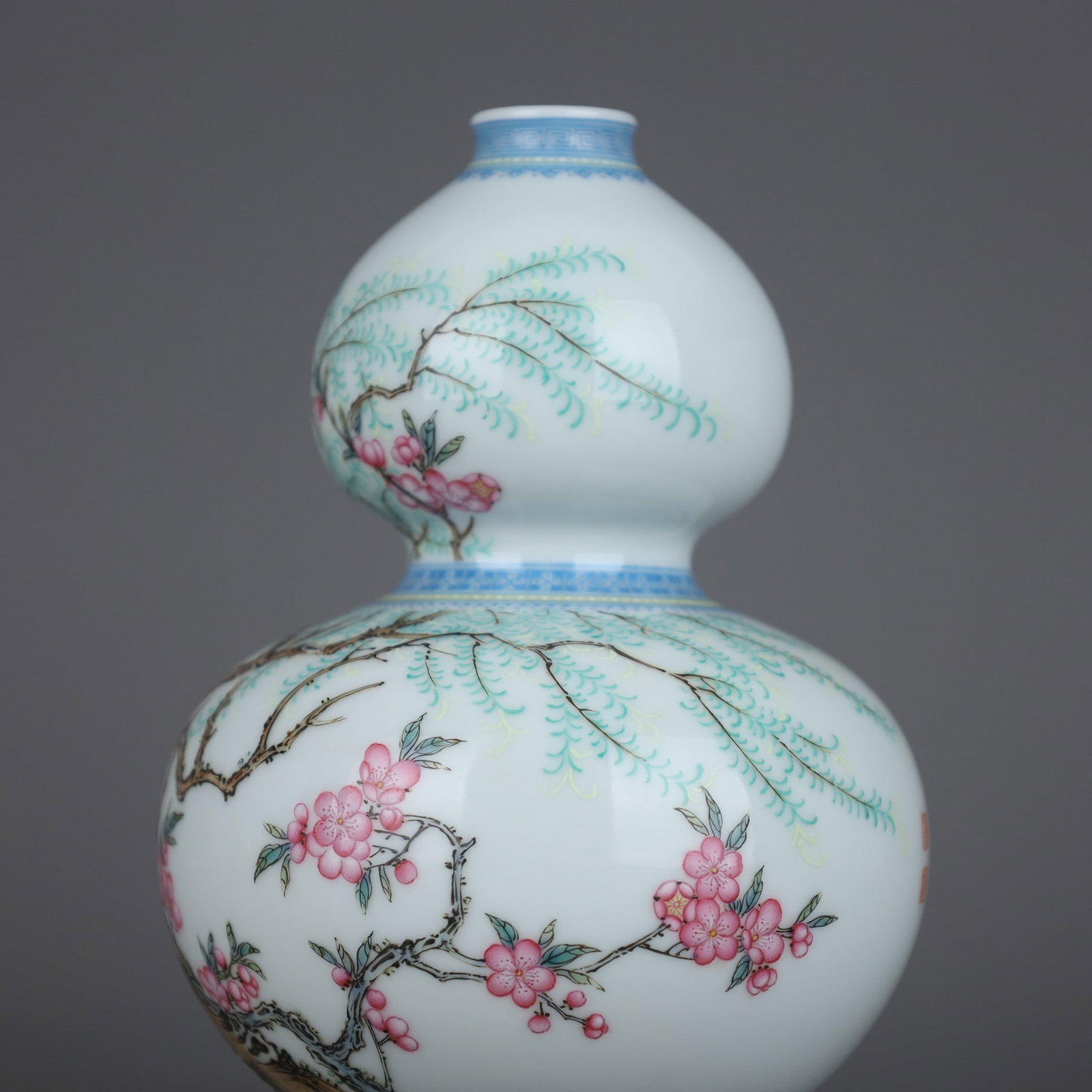A Exquisite Famille-Rose Flower and Bird Pattern Gourd Vase - 8