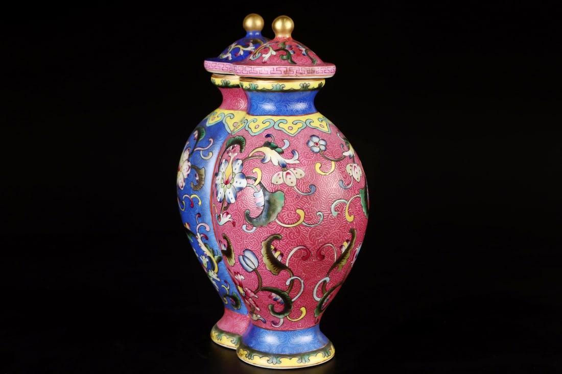 A Exquisite Enamel Flower Pattern Vase - 2