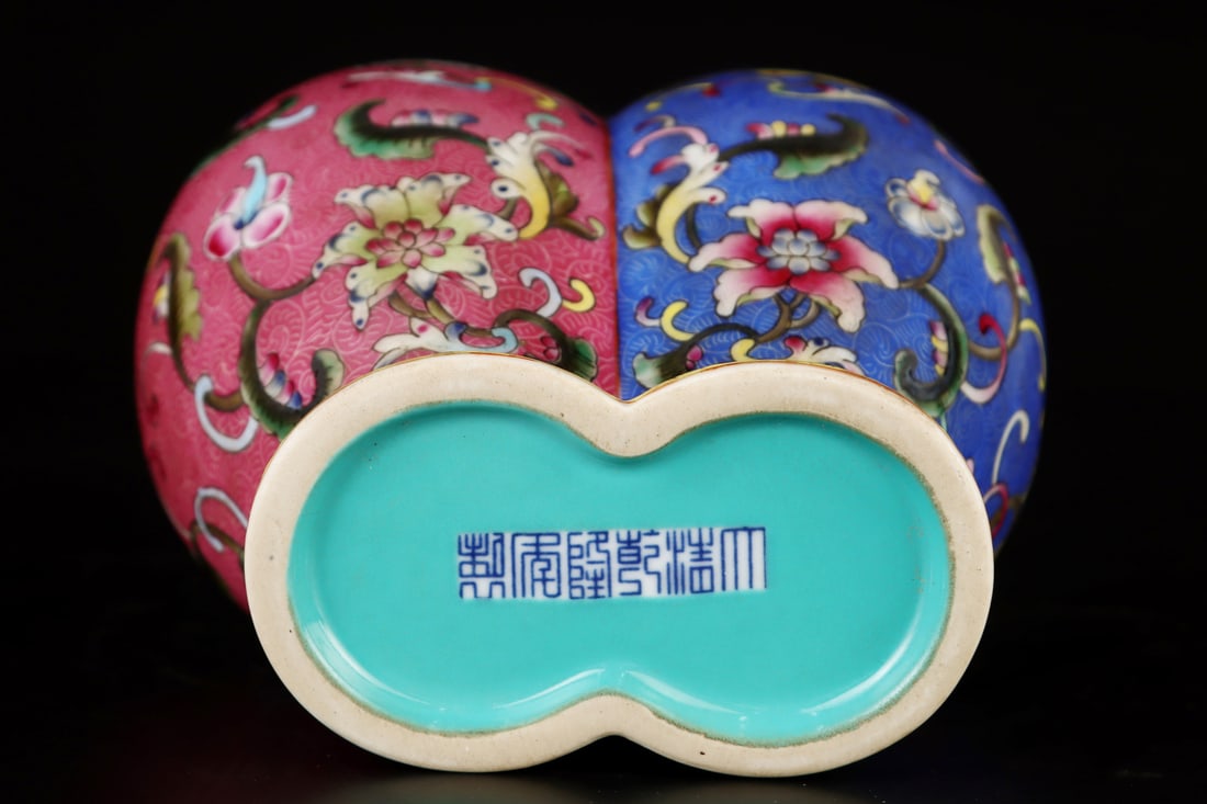 A Exquisite Enamel Flower Pattern Vase - 8