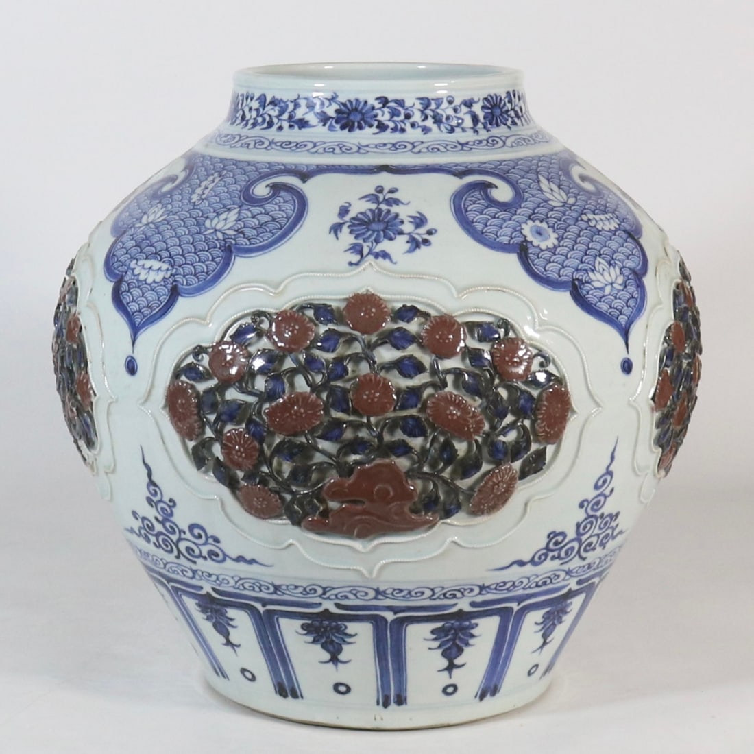 A Exquisite Blue and White Underglaze-Red Flower Pattern Jar - 7