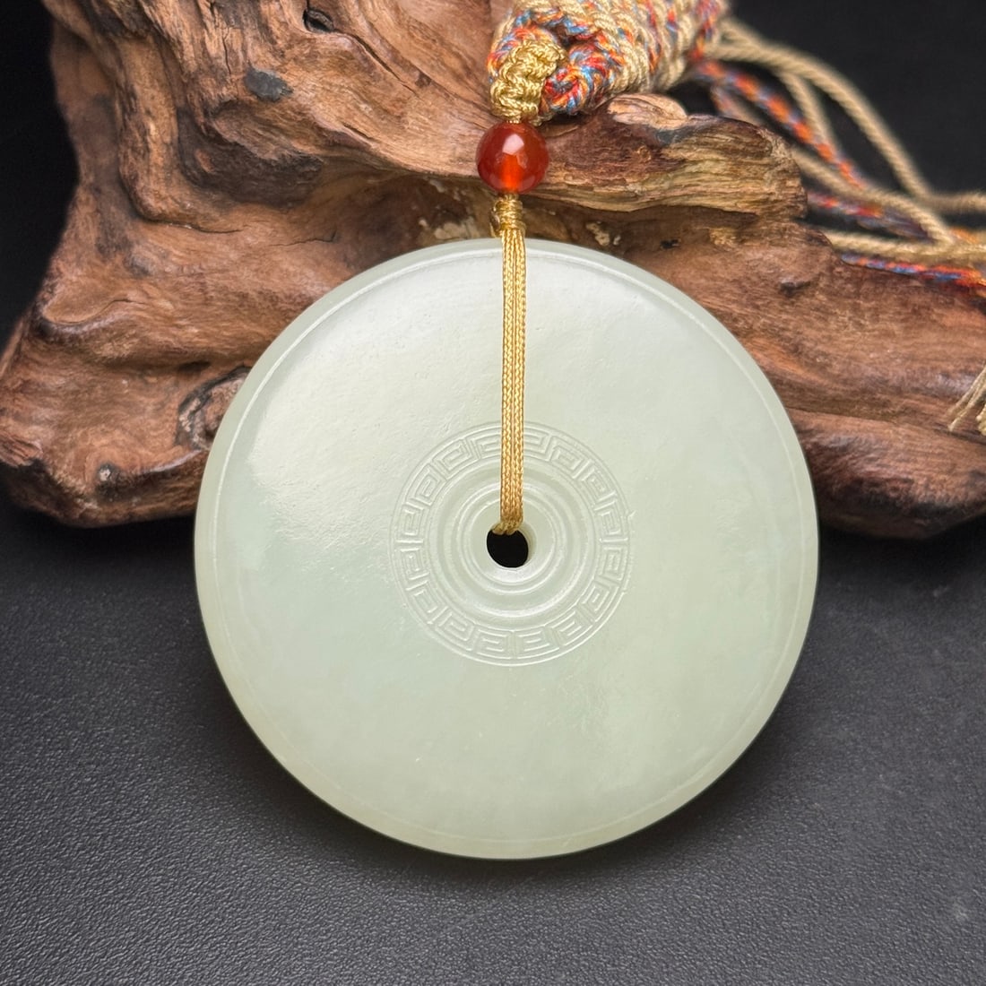 A Exquisite Hotan Jade Pendant: A Exquisite Hotan Jade Pendant,Qing Dynasty, China,Size:2.1inx0.4in ,Weight:56g 和田玉玉佩,中国清代