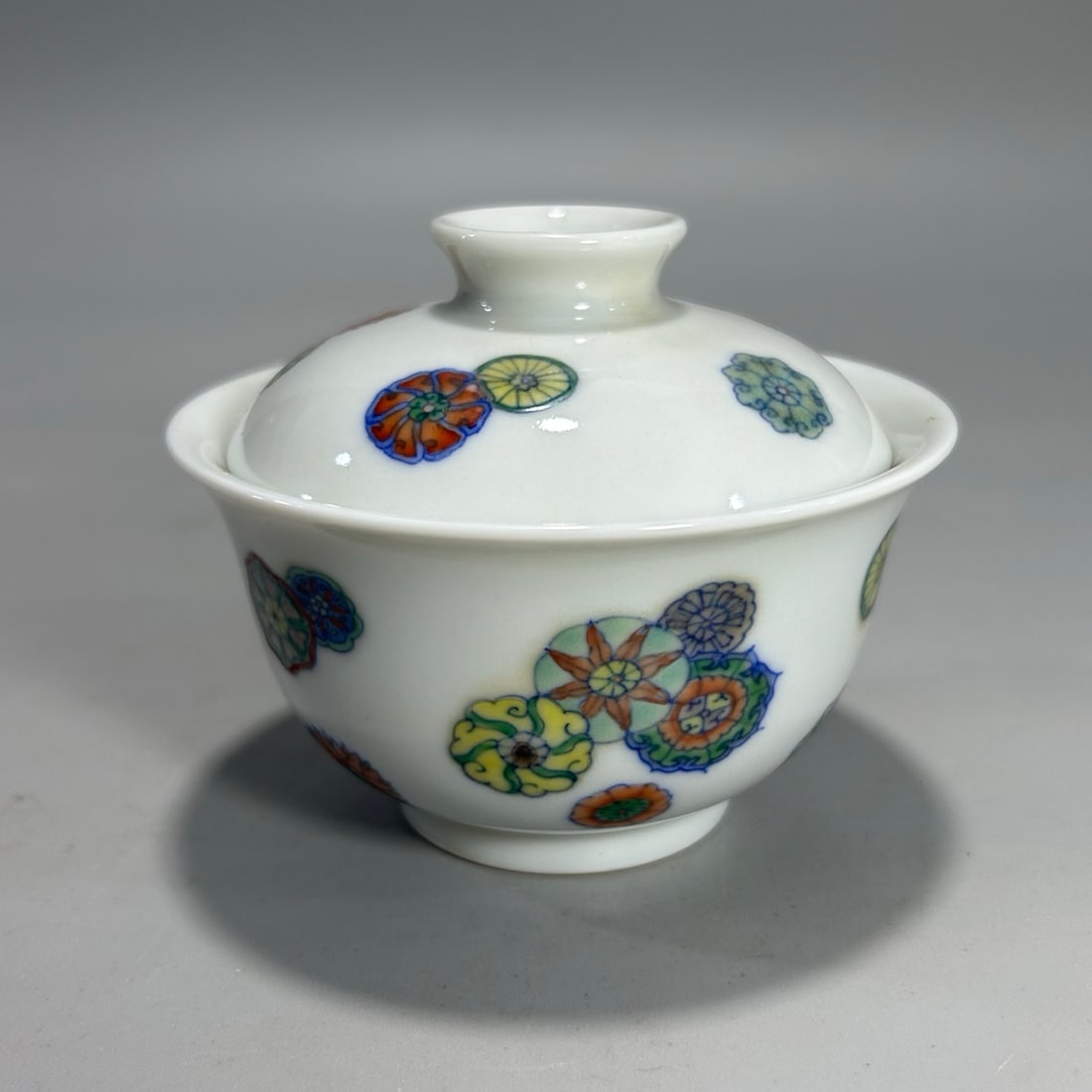 A Exquisite Doucai Flower Pattern Cup - 2