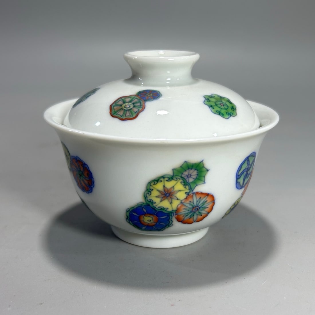 A Exquisite Doucai Flower Pattern Cup - 3