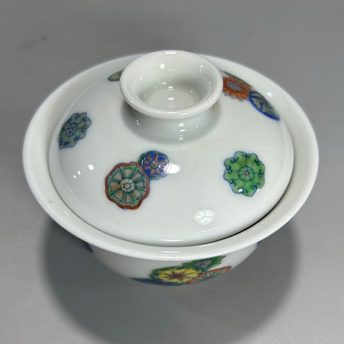 A Exquisite Doucai Flower Pattern Cup - 4