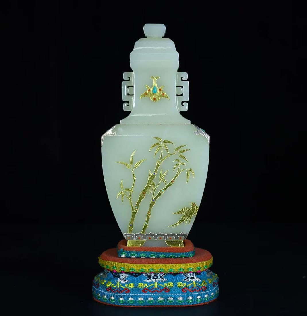 A pair of Exquisite Hotan Jade Cover with Gold Flower Pattern Vase - 6