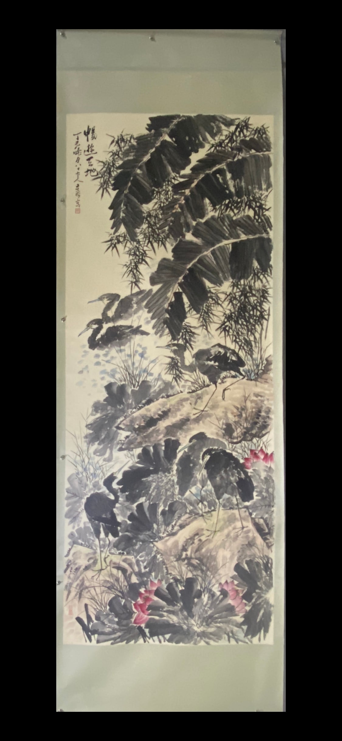 A Chinese Vertical Scroll Ink Painting of Flower and Bird on Paper: A Chinese Vertical Scroll Ink Painting of Flower and Bird on Paper,Modern Time of China,Li Kuchan,withoutframesize:55.1inx141.7in 一幅中国水墨纸本഑