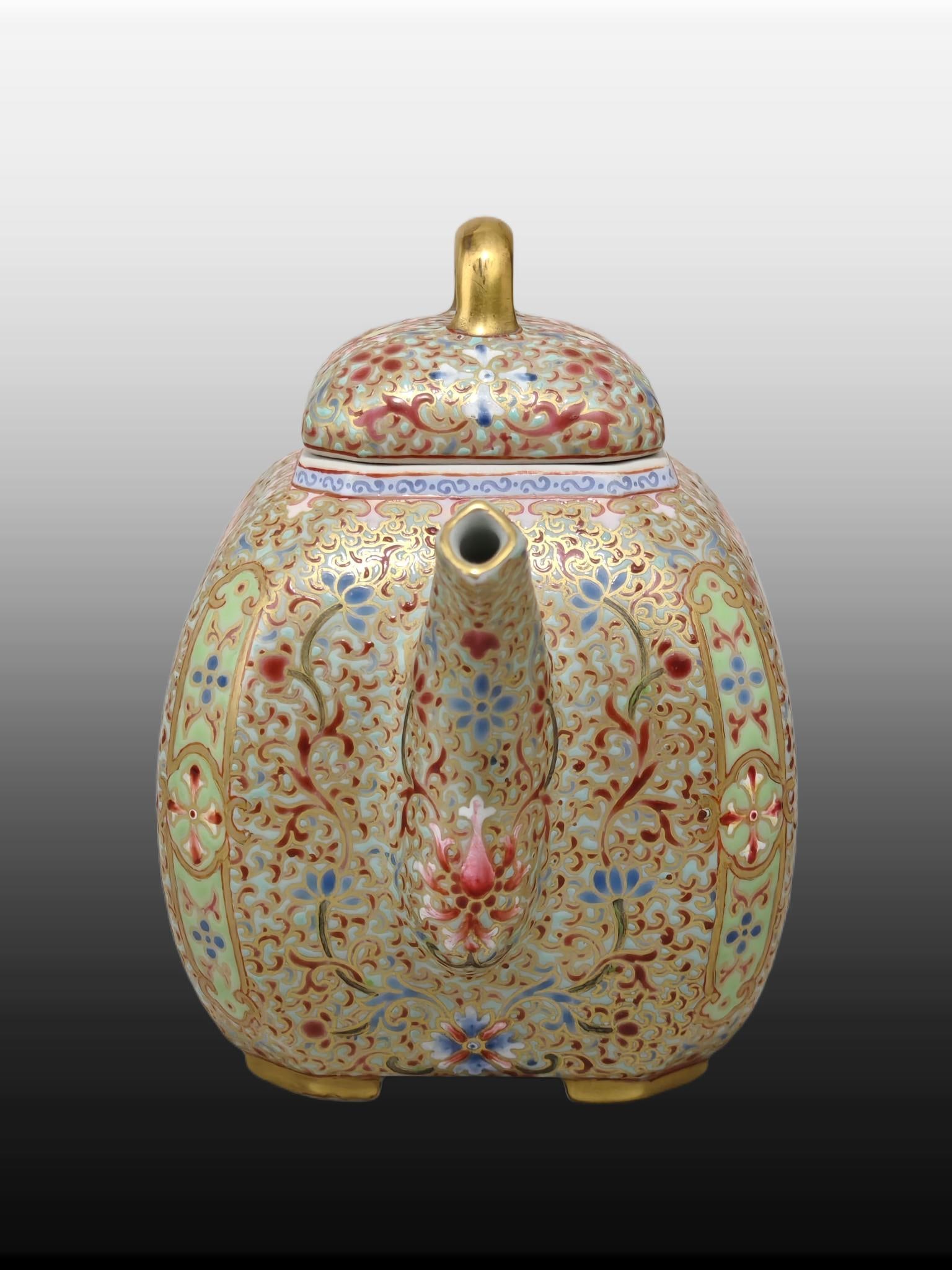 A Exquisite Enamel Painted Gold Landscape Pattern Bottle - 2