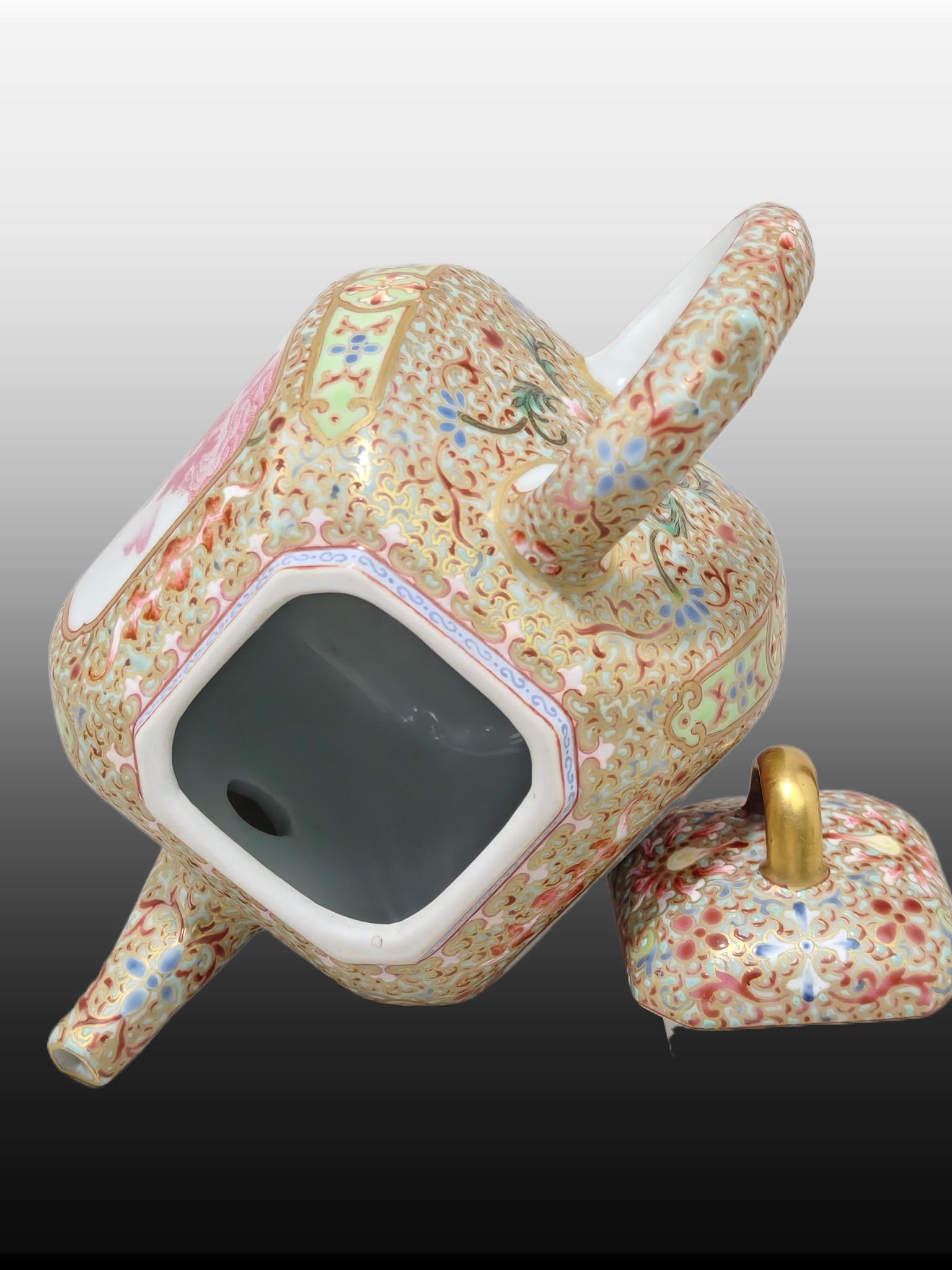 A Exquisite Enamel Painted Gold Landscape Pattern Bottle - 8