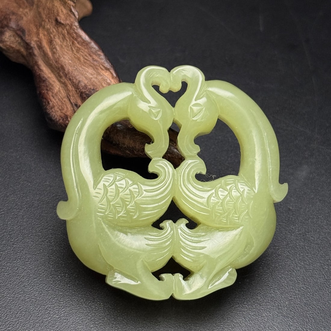 A Exquisite Hotan Yellow Jade Crane Pendant: A Exquisite Hotan Yellow Jade Crane Pendant,Qing Dynasty, China,Size:2.1inx2.1inx0.5in ,Weight:54g 和田黄玉鹤玉佩,中国清代