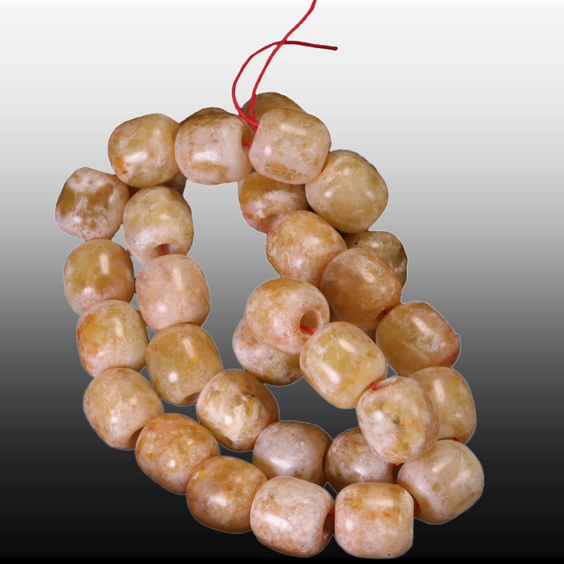 A Exquisite Gaogu Jade Necklace: A Exquisite Gaogu Jade Necklace,Ancient Time, China,Size:0.7in,Weight:260g 高古玉链子,远古时期