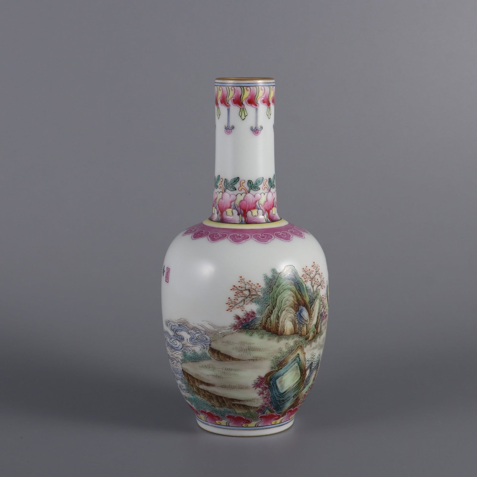 A Exquisite Famille-Rose Figures Pattern Vase - 3