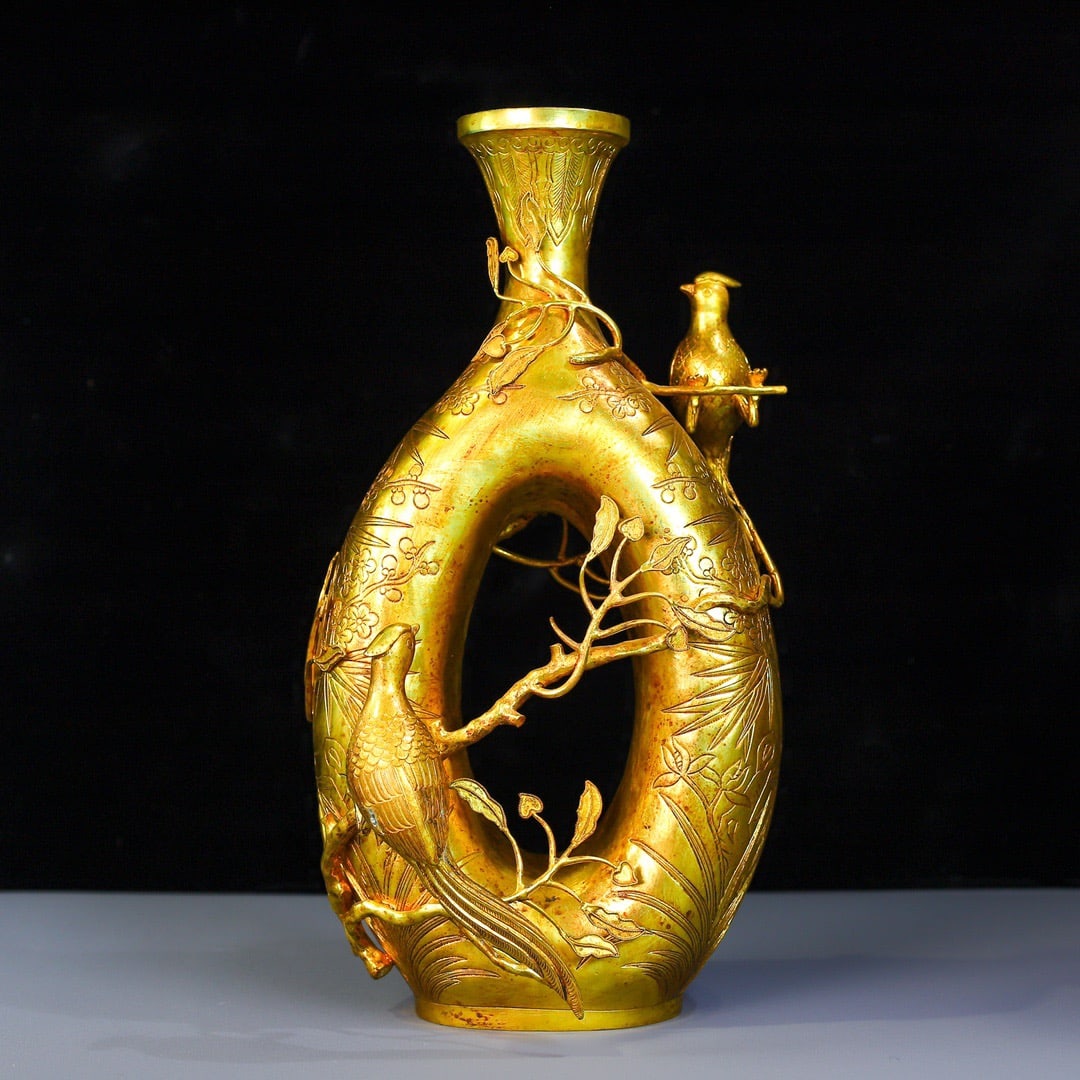 A Exquisite Gilt Bronze Flower and Bird Pattern Vase: A Exquisite Gilt Bronze Flower and Bird Pattern Vase,Qing Dynasty, China,Qianlong Four-character Mark,Size:7.1inx12.6in,Weight:1962g