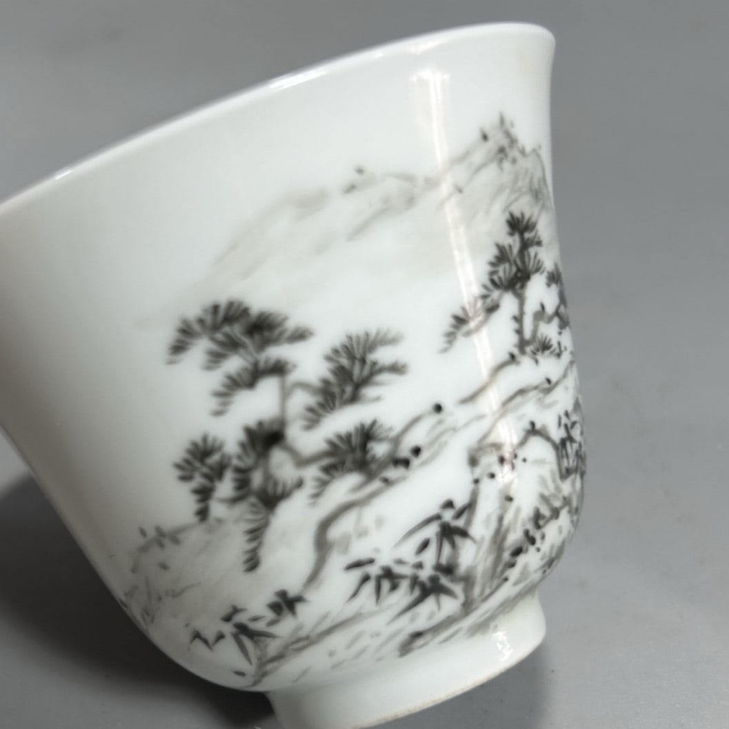 A Exquisite Ink Color Figures Pattern Cup - 2