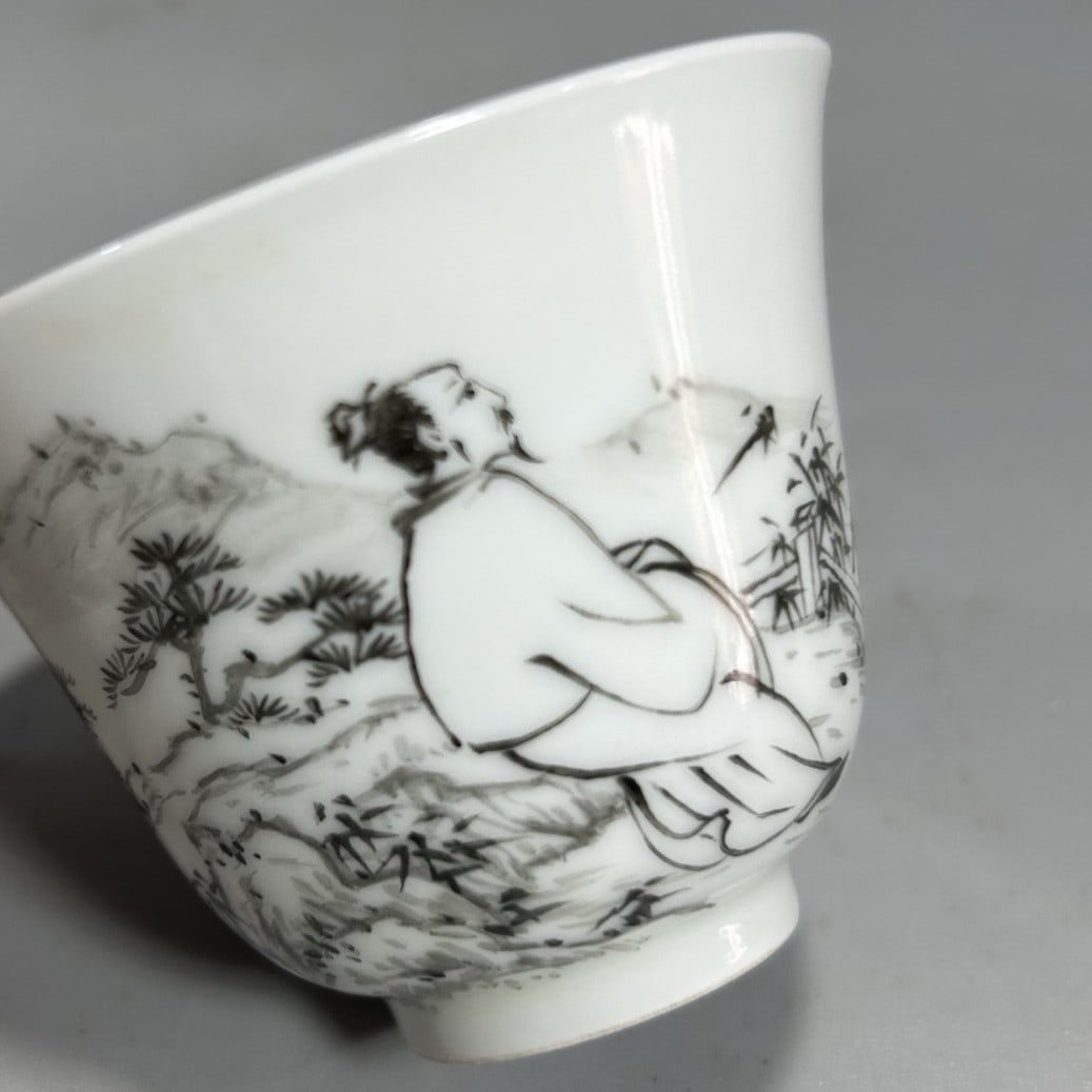 A Exquisite Ink Color Figures Pattern Cup - 3