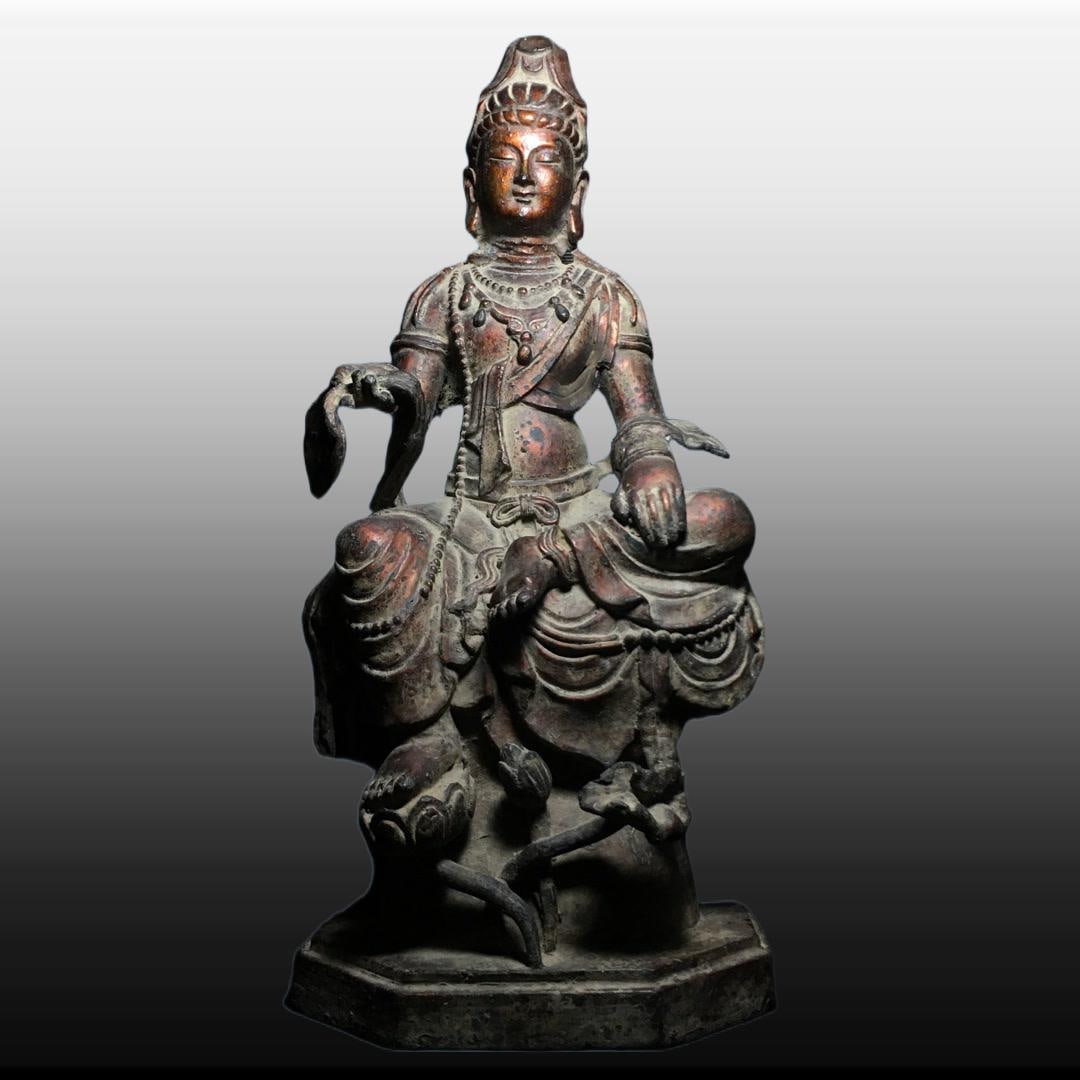 A Exquisite Bronze Buddha Statue Ornament: A Exquisite Bronze Buddha Statue Ornament,Ming Dynasty, China,Size:15.7inx7.1in,Weight:6550g 铜造佛像摆件,中国明代