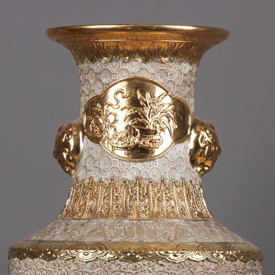 A Exquisite Guan yao Gilt Buddha Pattern Elephant-Ears Vase - 4