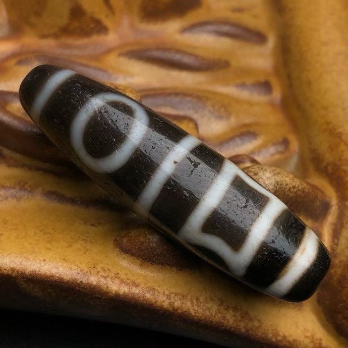 A Exquisite Heaven and Earth Dzi bead - 3