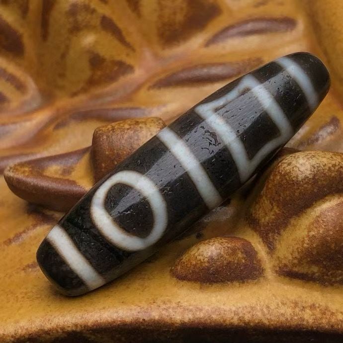 A Exquisite Heaven and Earth Dzi bead - 4