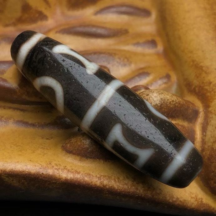 A Exquisite Heaven and Earth Dzi bead - 5