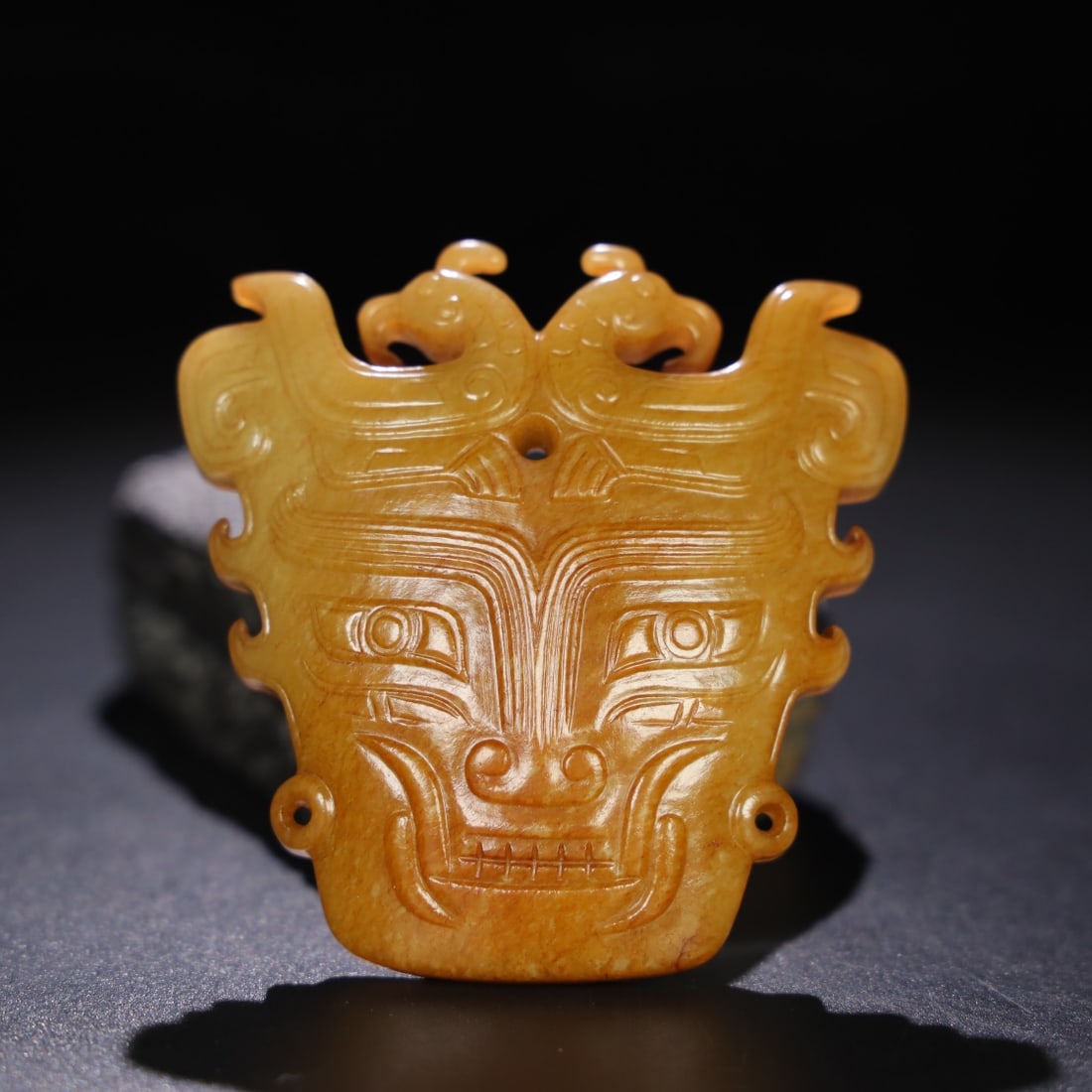 A Exquisite Hotan Jade Beast-Face Pattern Mask: A Exquisite Hotan Jade Beast-Face Pattern Mask,Han Dynasty, China,Size:3.4inx0.6inx3.4in,Weight:171g 和田玉兽面纹面具,中国汉代