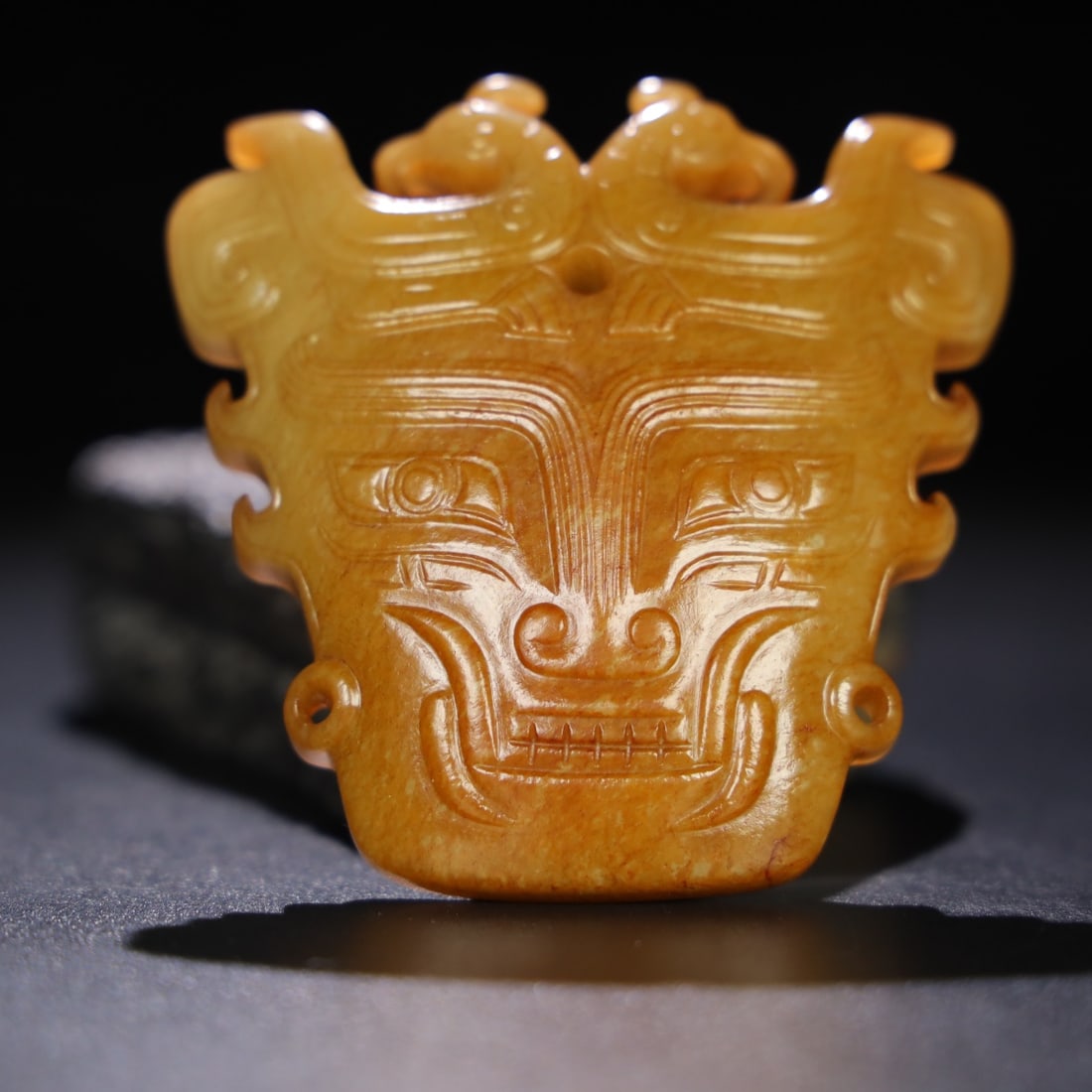 A Exquisite Hotan Jade Beast-Face Pattern Mask - 3