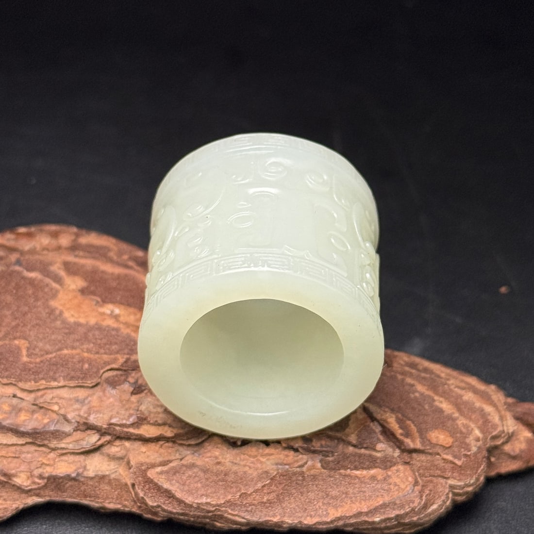 A Exquisite Hotan Jade Ruyi Pattern Thumb Ring - 5