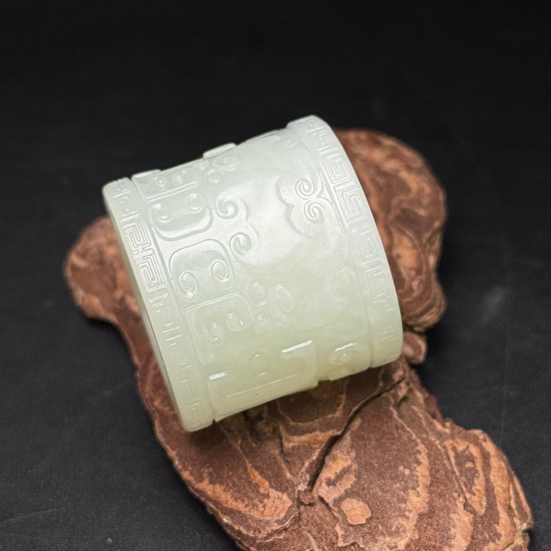A Exquisite Hotan Jade Ruyi Pattern Thumb Ring - 6
