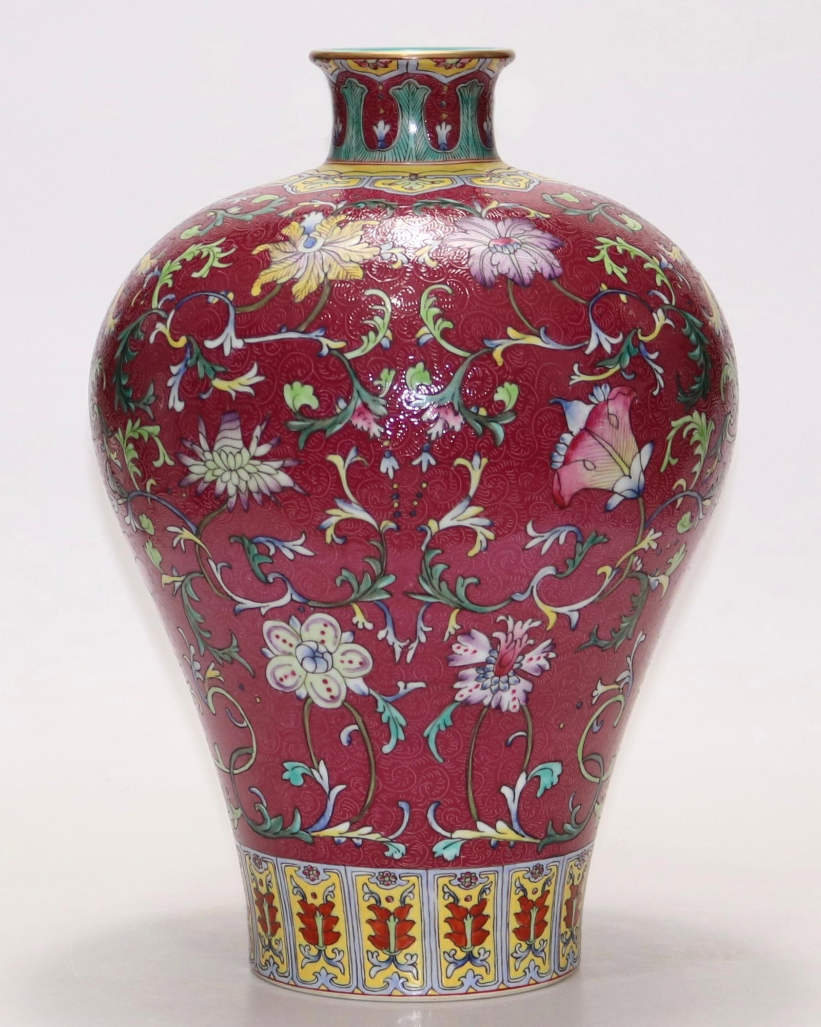 A Exquisite Ruby Red-Glazed Lotus Pattern Vase - 2