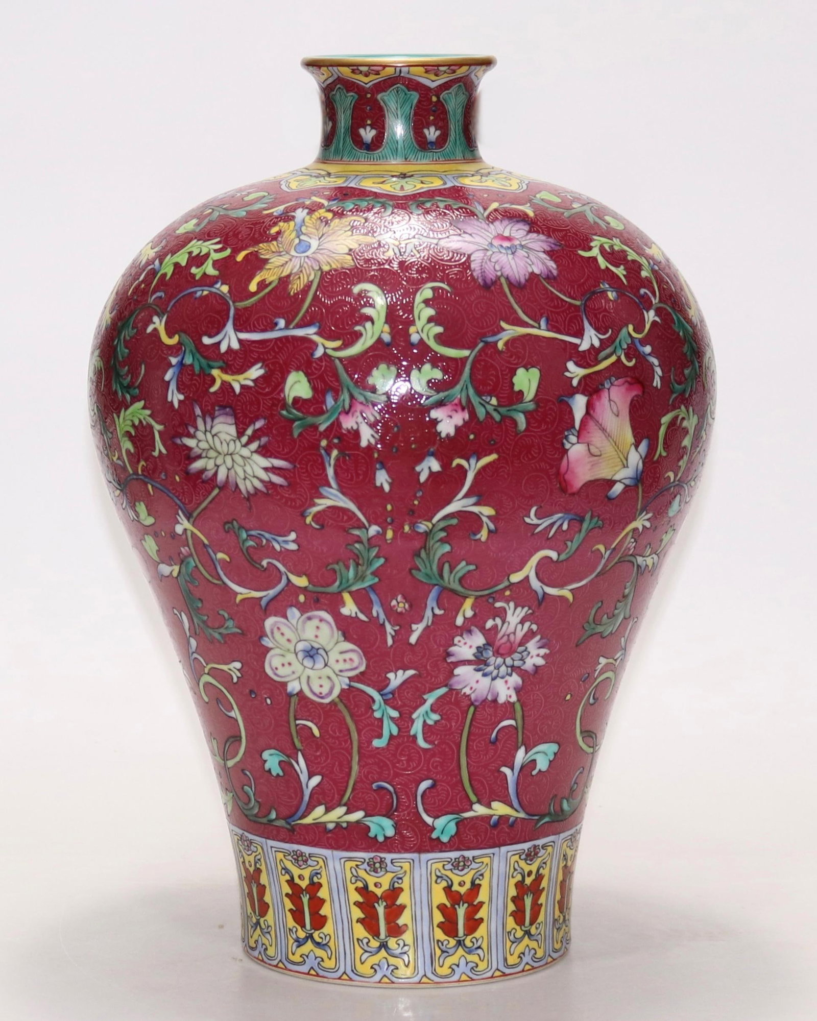 A Exquisite Ruby Red-Glazed Lotus Pattern Vase - 4