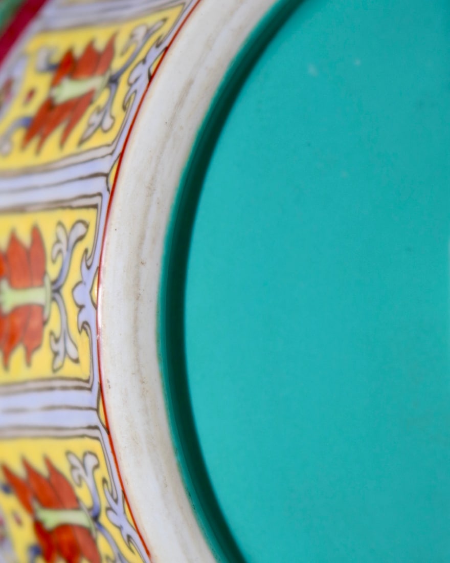 A Exquisite Ruby Red-Glazed Lotus Pattern Vase - 7