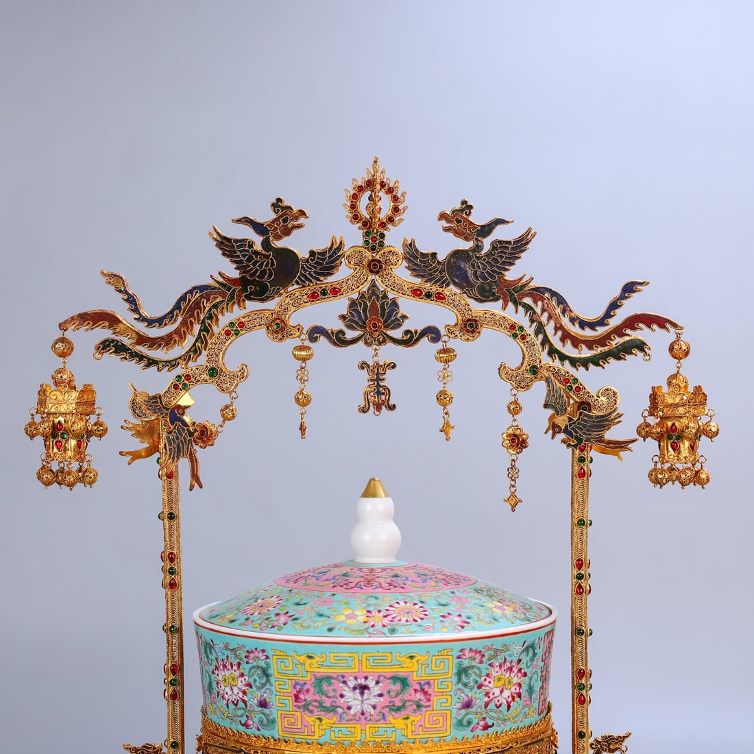 A Exquisite Famille-Rose Interlocking Lotus Pattern Box - 4