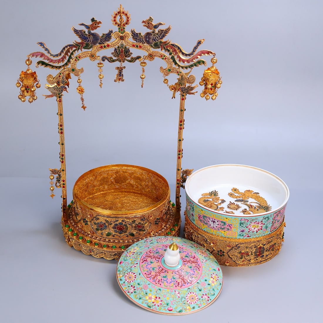 A Exquisite Famille-Rose Interlocking Lotus Pattern Box - 6