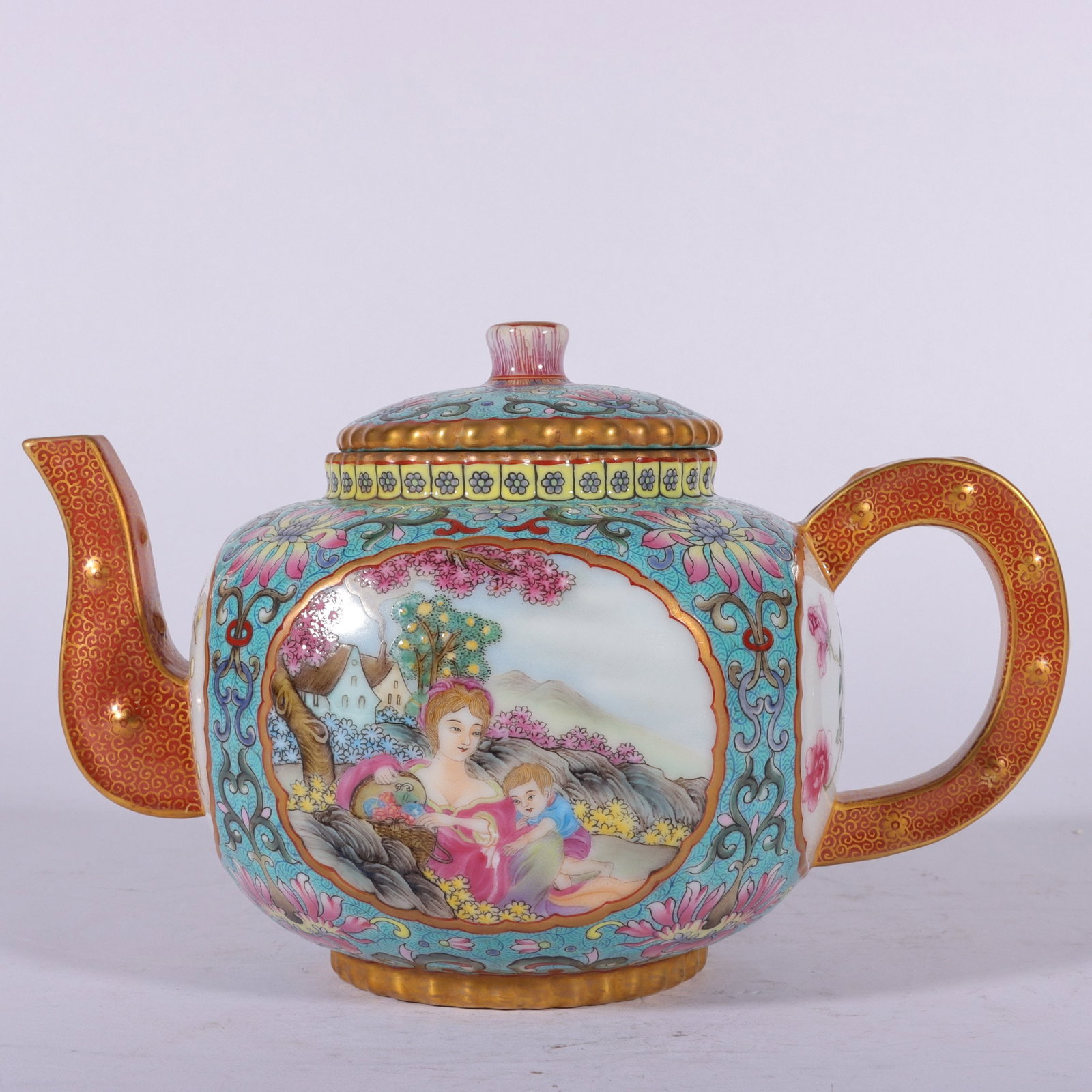 A Exquisite Enamel Green Ground Lotus Figures Pattern Ewer: A Exquisite Enamel Green Ground Lotus Figures Pattern Ewer,Qing Dynasty, China,Qianlong Four-character Mark,Size:4.7inx2.7inx3.9inx2.6in 珐琅彩绿地缠枝莲