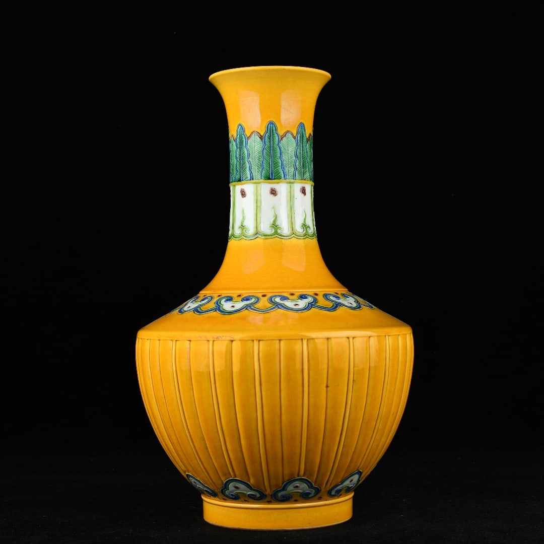 A Exquisite Yellow Glazed Tri-Color Glazed Melon Ribbed Pattern Vase: A Exquisite Yellow Glazed Tri-Color Glazed Melon Ribbed Pattern Vase,Qing Dynasty, China,Qianlong Six-character Mark,Size:13.6inx8.7in