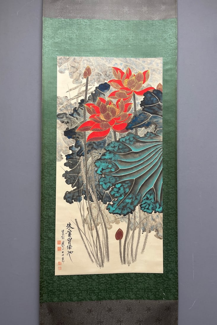 A Chinese Vertical Scroll Ink Painting of Flower on Paper: A Chinese Vertical Scroll Ink Painting of Flower on Paper,Modern Period of China,Zhang Daqian,without frame size:39.4inx19.3in 一幅中国水墨纸本花&