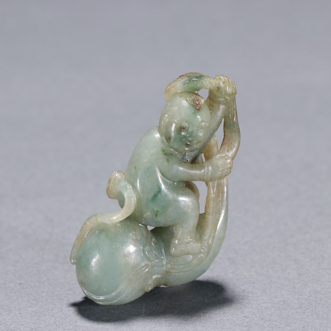 A Exquisite Jadeite Figures Ornament: A Exquisite Jadeite Figures Ornament,Qing Dynasty, China,Size:1.1inx1.9in,Weight:27.1g 翡翠人物摆件,中国清代