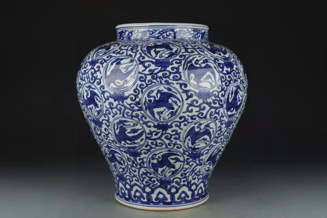 A Exquisite Blue and White Flower and Bird Pattern Vase: A Exquisite Blue and White Flower and Bird Pattern Vase,Ming Dynasty, China,Jiajing Six-character Mark,Size:13inx6.9inx12.2inx7.1in 青花花鸟纹瓶,中国